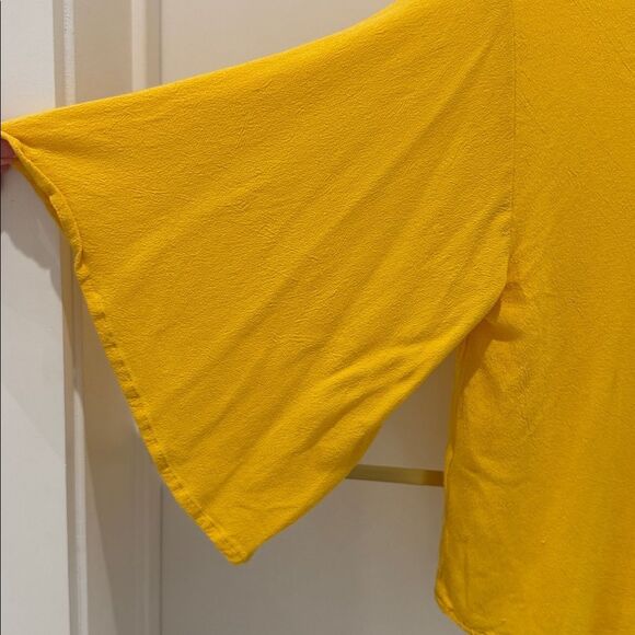 ELODIE nordstrom yellow short sleeve top mustard crop top front tie shirt - Picture 7 of 10